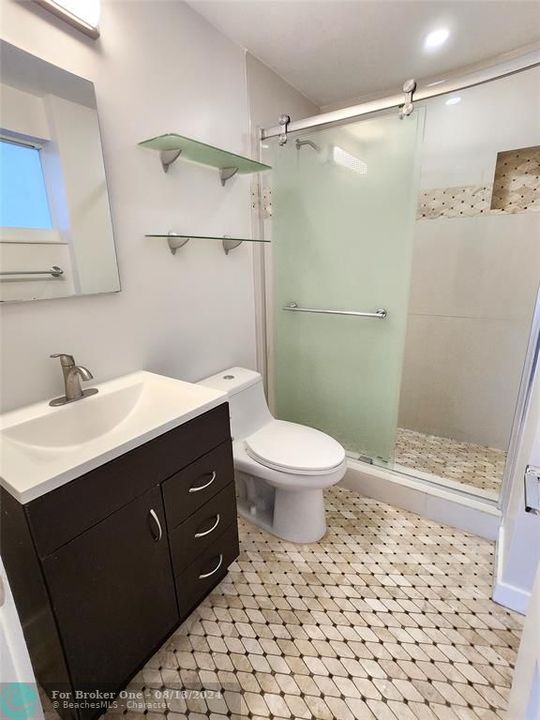 Active With Contract: $3,400 (2 beds, 2 baths, 827 Square Feet)