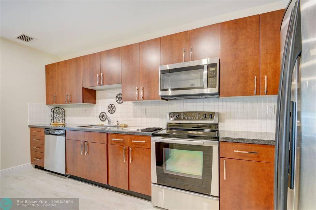 For Rent: $5,000 (2 beds, 2 baths, 1222 Square Feet)