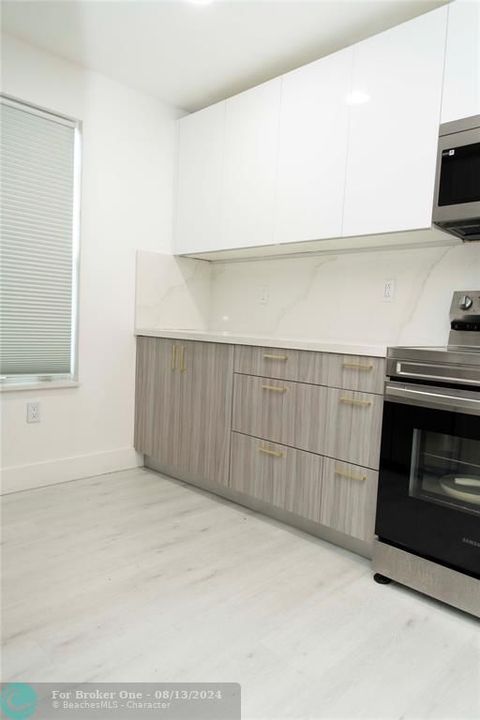 For Sale: $460,000 (2 beds, 2 baths, 1190 Square Feet)