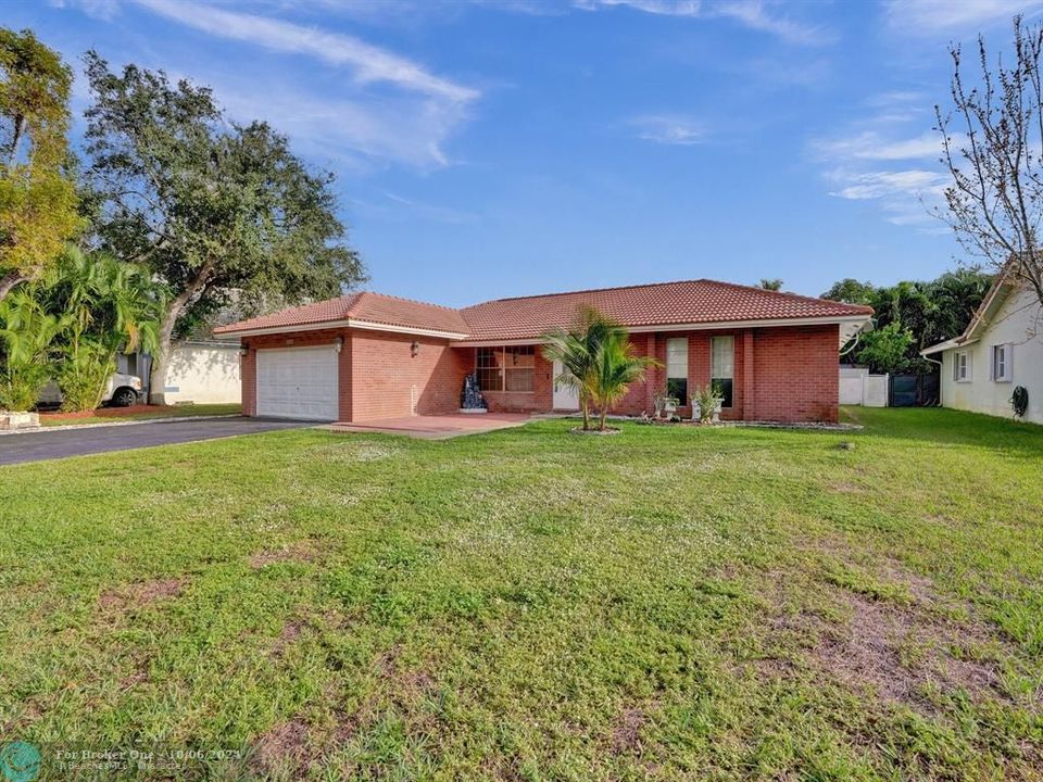 Active With Contract: $625,000 (4 beds, 2 baths, 2060 Square Feet)