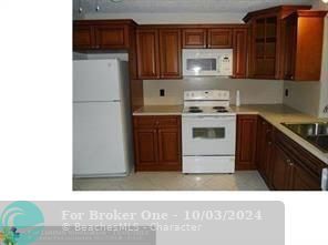 For Sale: $245,000 (2 beds, 2 baths, 1091 Square Feet)