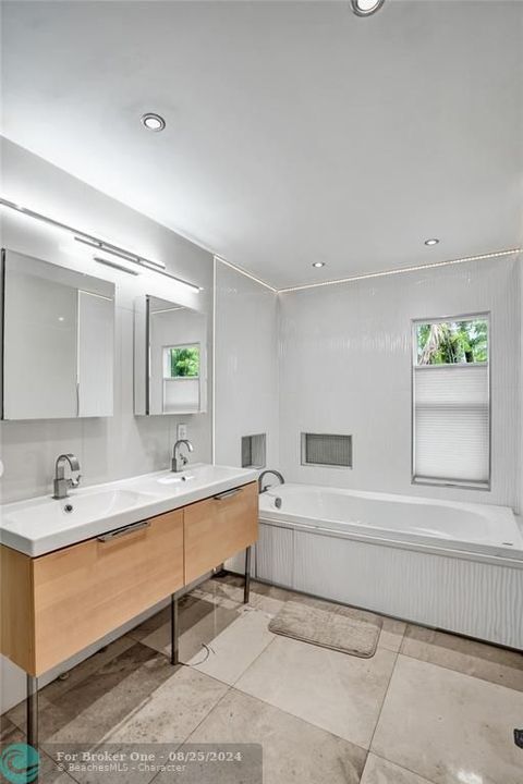 Active With Contract: $545,000 (2 beds, 2 baths, 1634 Square Feet)