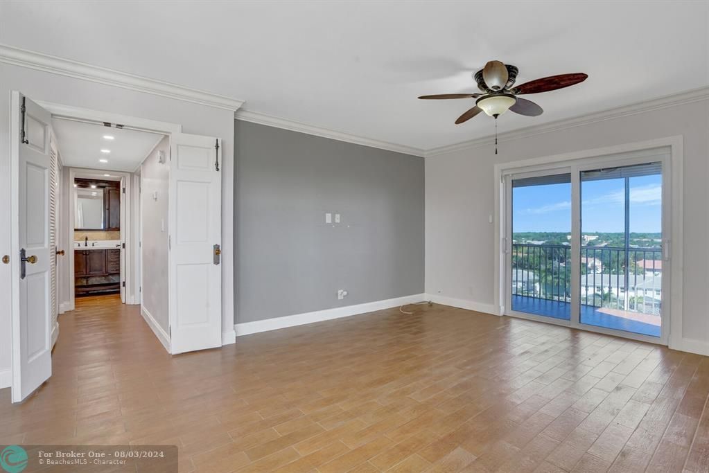 Active With Contract: $264,900 (2 beds, 2 baths, 900 Square Feet)