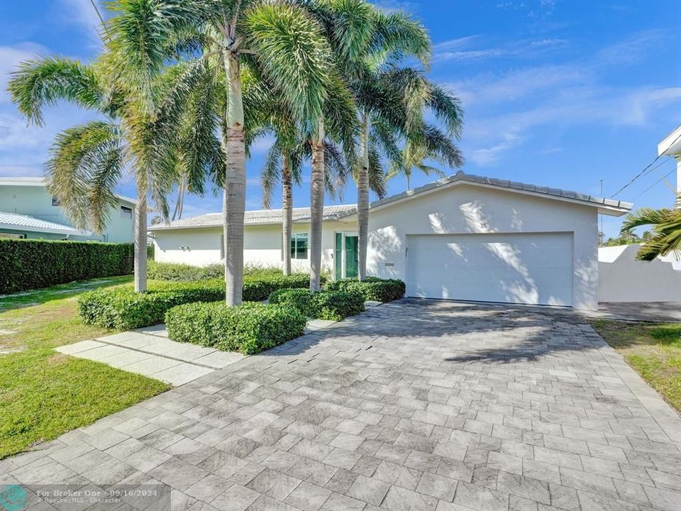 For Sale: $3,700,000 (3 beds, 2 baths, 1914 Square Feet)