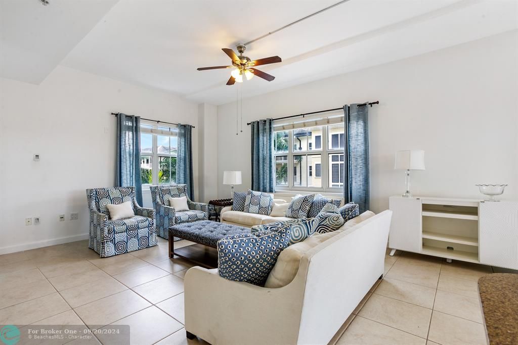 Active With Contract: $3,000 (1 beds, 1 baths, 1078 Square Feet)