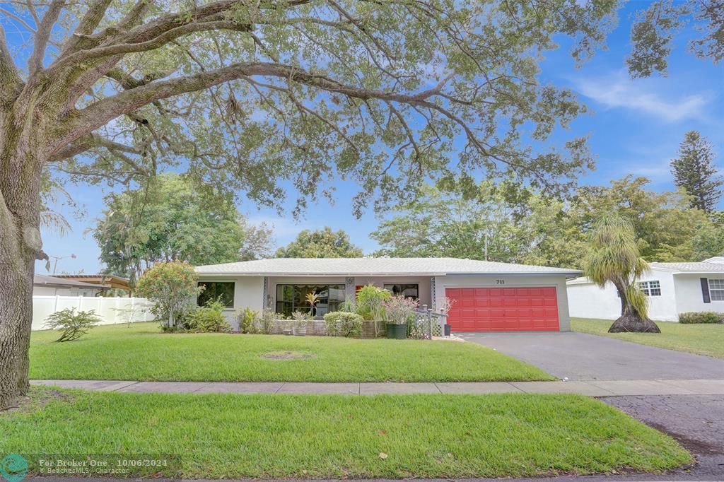 Active With Contract: $605,000 (3 beds, 2 baths, 1755 Square Feet)