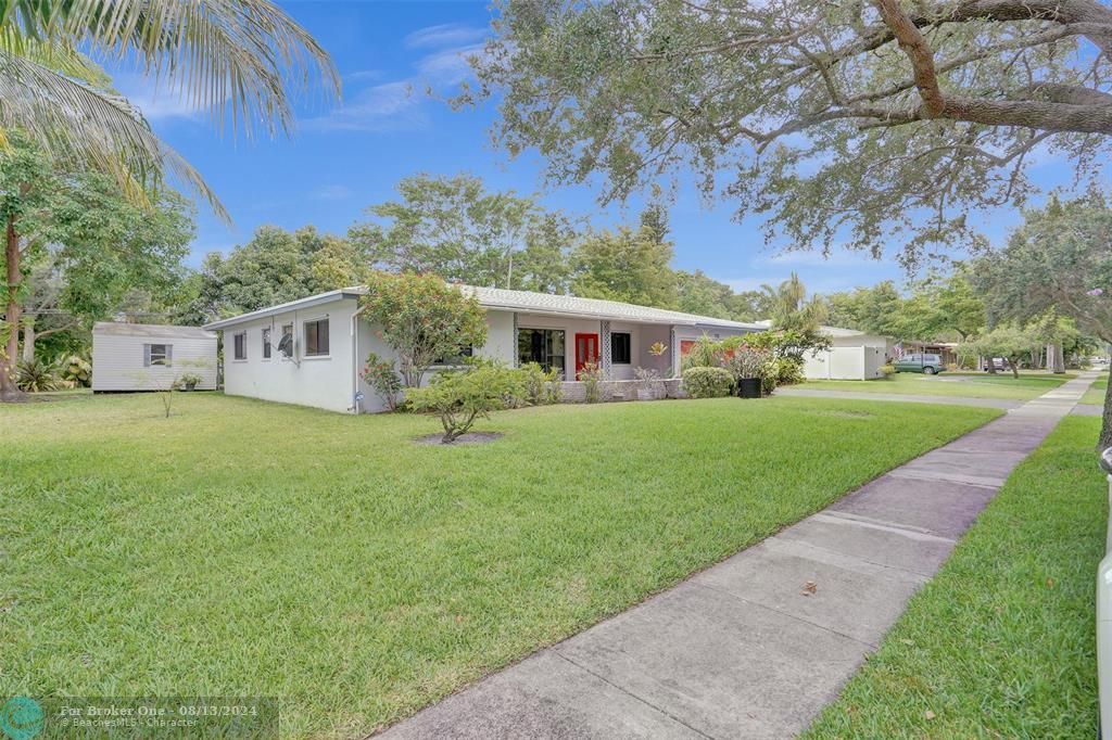 Active With Contract: $605,000 (3 beds, 2 baths, 1755 Square Feet)