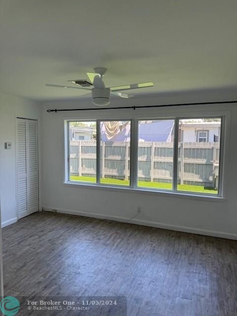 Active With Contract: $2,400 (2 beds, 2 baths, 2764 Square Feet)