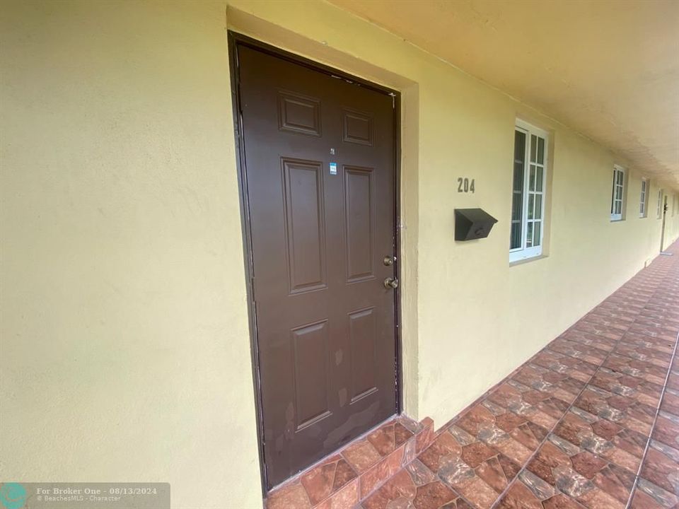 For Sale: $3,250 (3 beds, 3 baths, 1800 Square Feet)