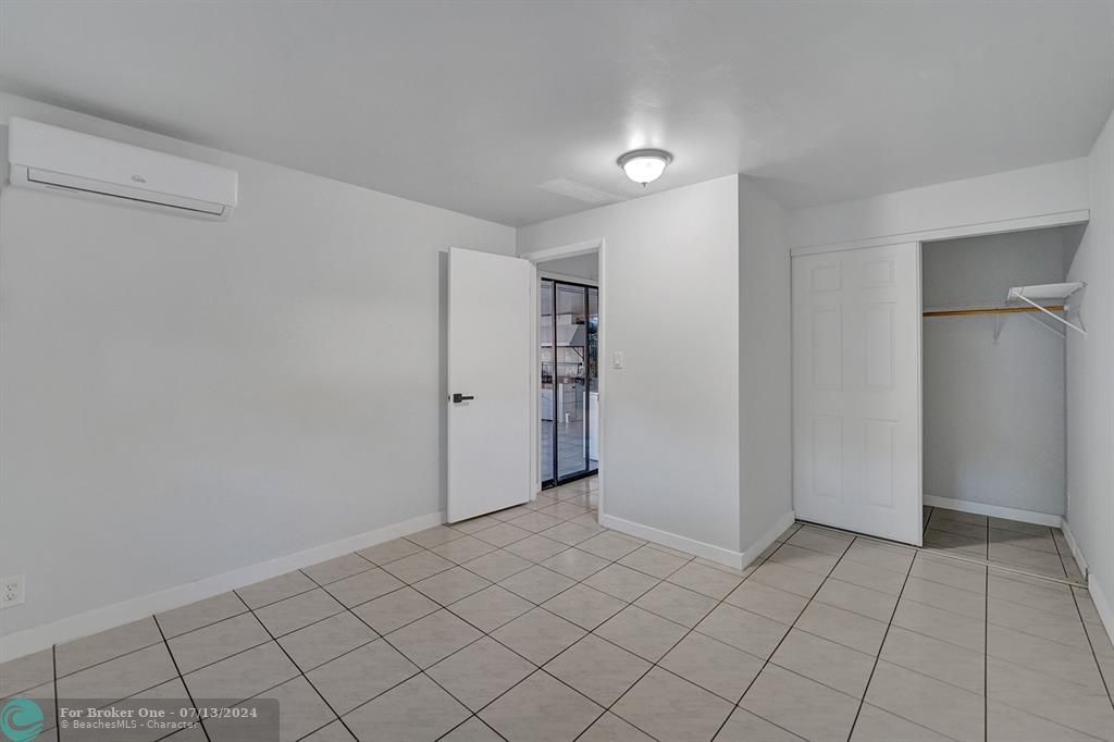 Recently Sold: $2,300 (2 beds, 1 baths, 1866 Square Feet)