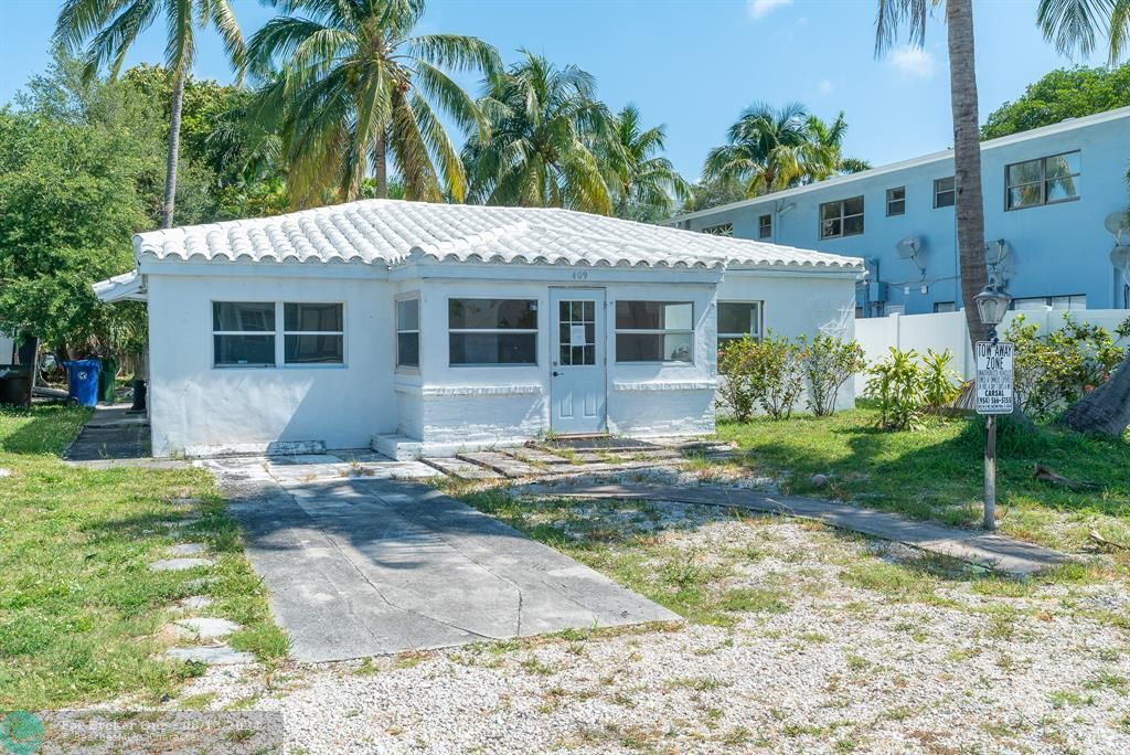 Active With Contract: $525,000 (3 beds, 2 baths, 1226 Square Feet)