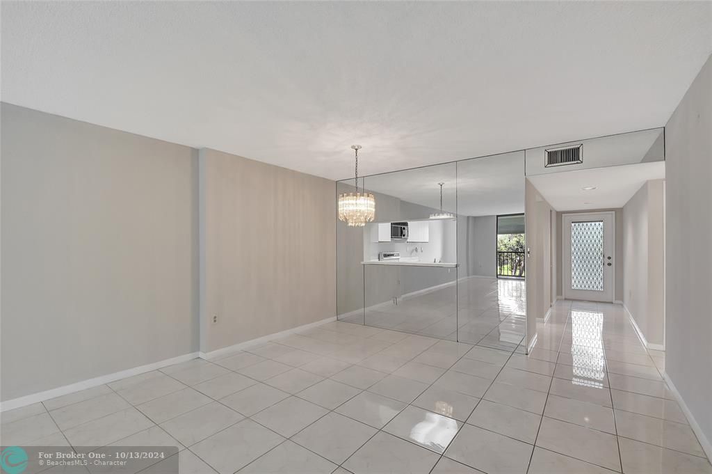 For Sale: $259,000 (2 beds, 2 baths, 1348 Square Feet)