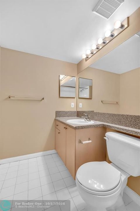 For Sale: $209,000 (1 beds, 1 baths, 802 Square Feet)