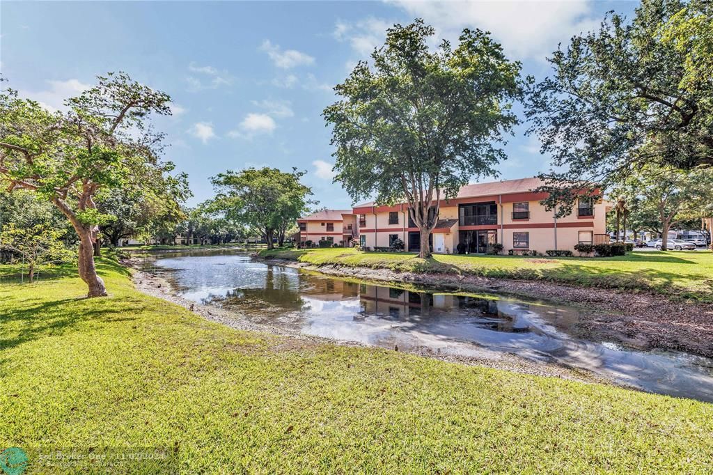 Active With Contract: $325,000 (3 beds, 2 baths, 1093 Square Feet)