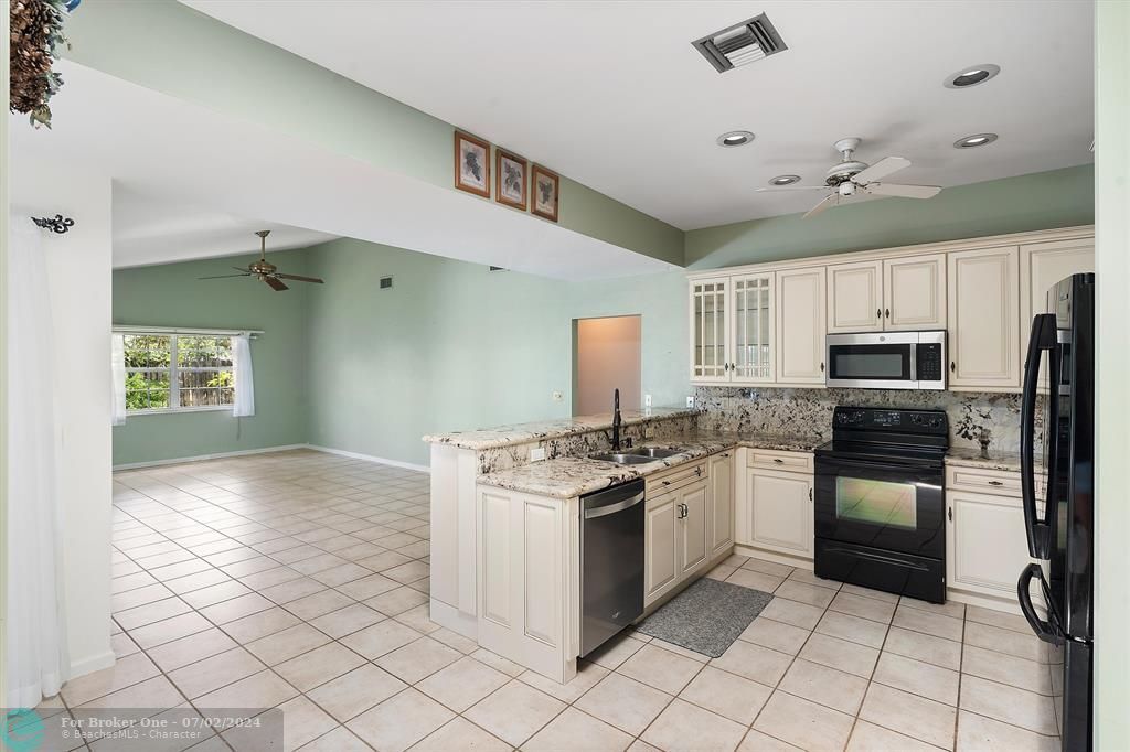 Active With Contract: $725,000 (4 beds, 2 baths, 2191 Square Feet)