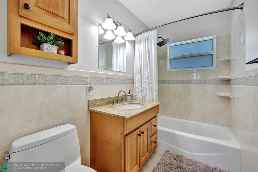 Active With Contract: $399,000 (2 beds, 1 baths, 1396 Square Feet)