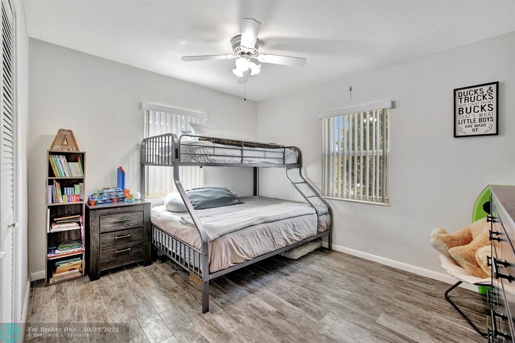 Active With Contract: $399,000 (2 beds, 1 baths, 1396 Square Feet)