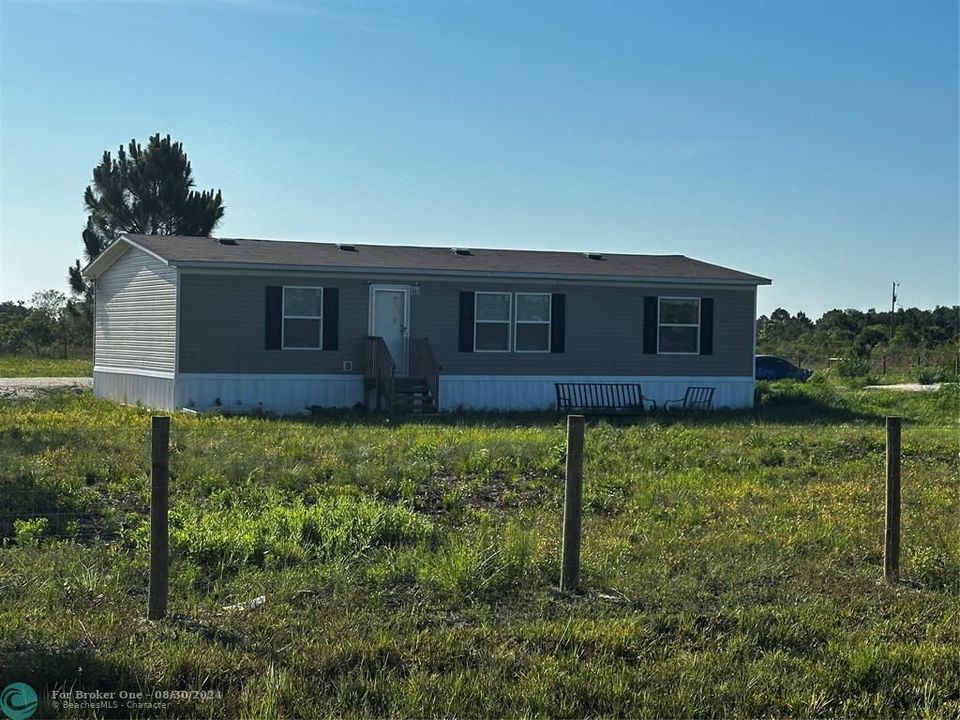 For Sale: $350,000 (3 beds, 2 baths, 1315 Square Feet)