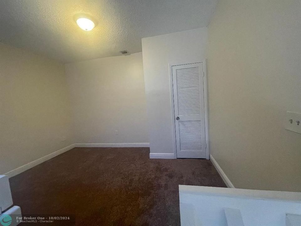 For Sale: $249,900 (1 beds, 1 baths, 955 Square Feet)