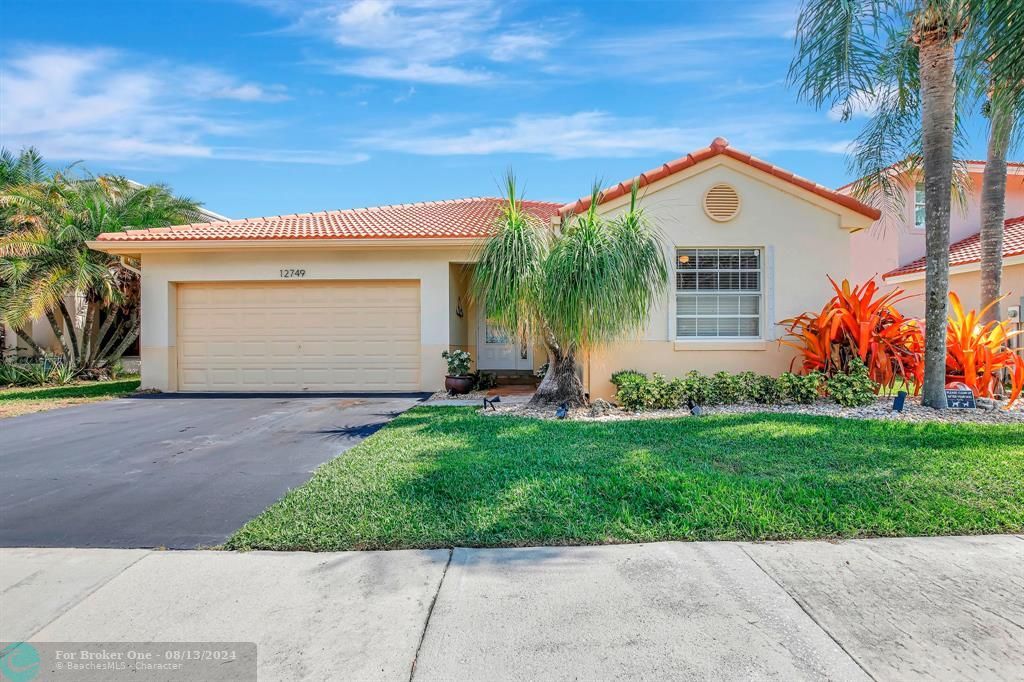 Active With Contract: $599,000 (3 beds, 2 baths, 1727 Square Feet)