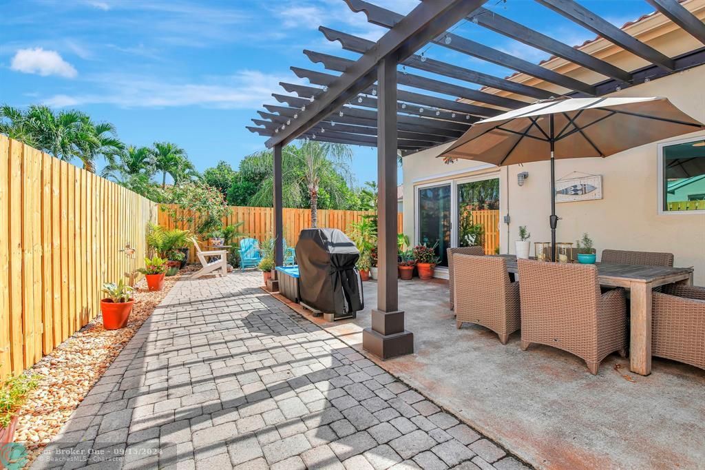 Active With Contract: $599,000 (3 beds, 2 baths, 1727 Square Feet)