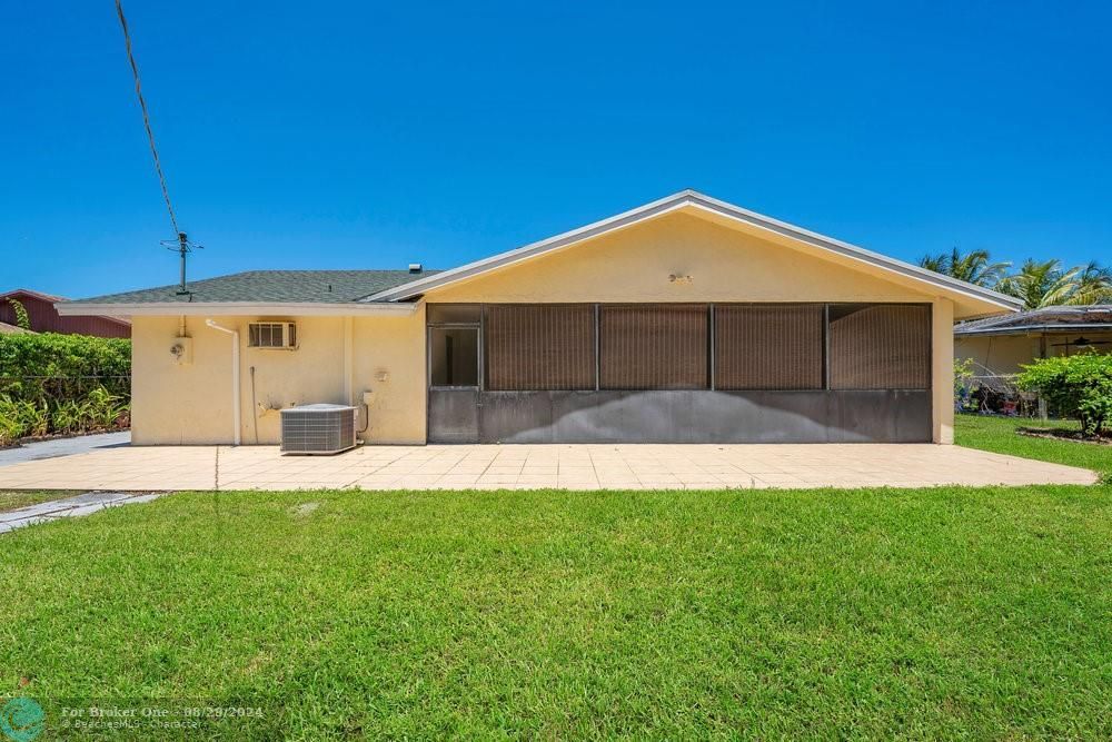 Active With Contract: $450,000 (3 beds, 2 baths, 1380 Square Feet)