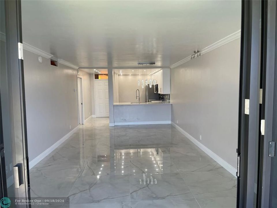 For Rent: $2,200 (2 beds, 2 baths, 990 Square Feet)