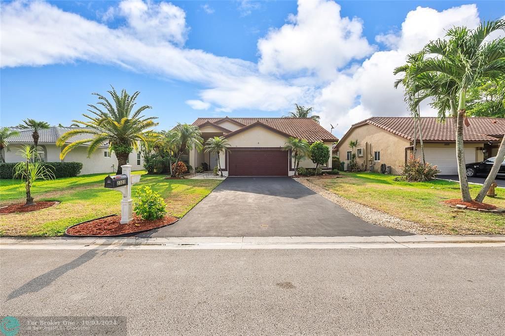 For Sale: $615,000 (4 beds, 2 baths, 2152 Square Feet)