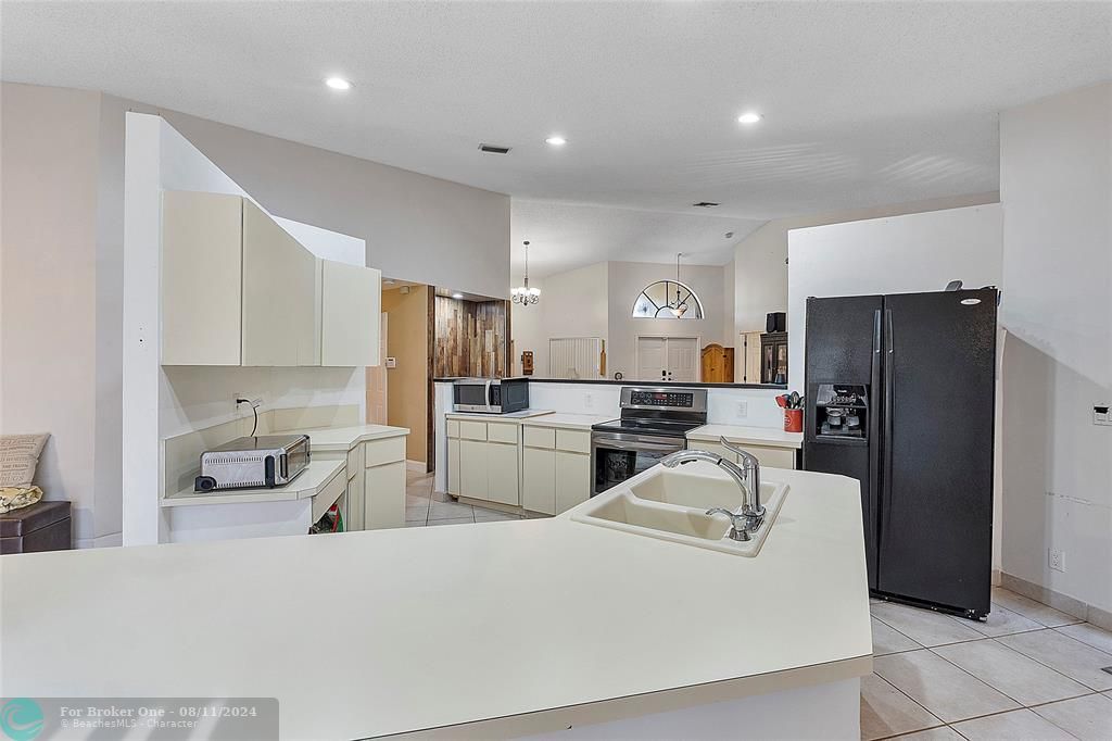 Recently Sold: $589,000 (4 beds, 2 baths, 2152 Square Feet)