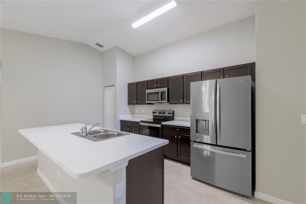 Active With Contract: $415,000 (4 beds, 2 baths, 1833 Square Feet)