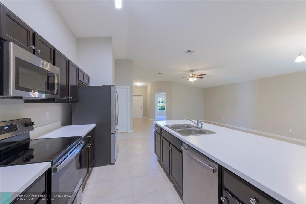 Active With Contract: $415,000 (4 beds, 2 baths, 1833 Square Feet)