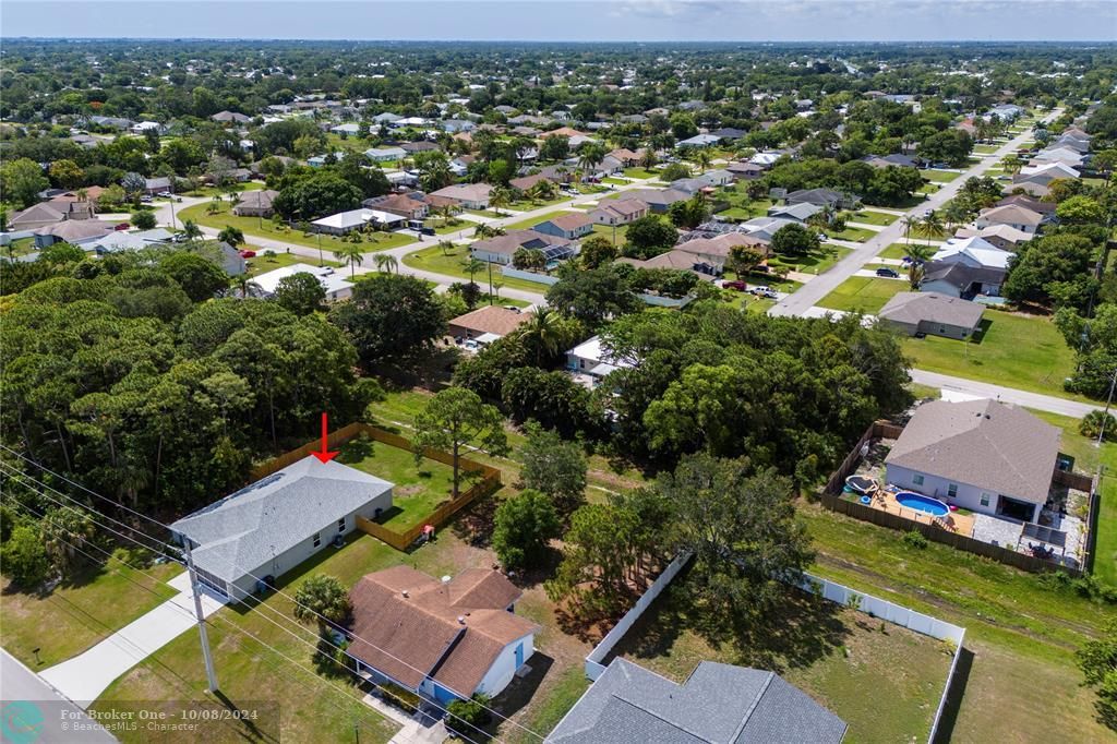 Active With Contract: $415,000 (4 beds, 2 baths, 1833 Square Feet)