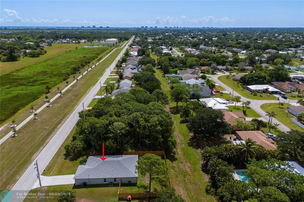 Active With Contract: $415,000 (4 beds, 2 baths, 1833 Square Feet)