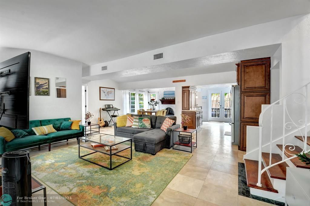 Active With Contract: $785,000 (3 beds, 2 baths, 1678 Square Feet)