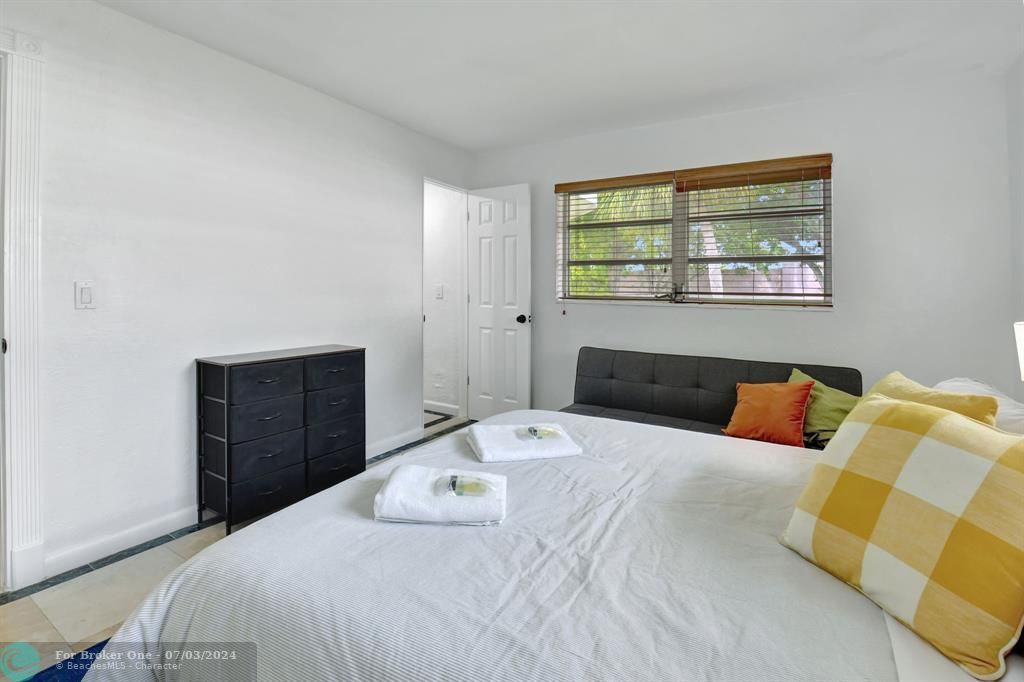 Active With Contract: $785,000 (3 beds, 2 baths, 1678 Square Feet)