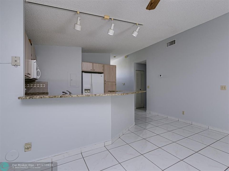For Rent: $3,300 (3 beds, 2 baths, 1160 Square Feet)