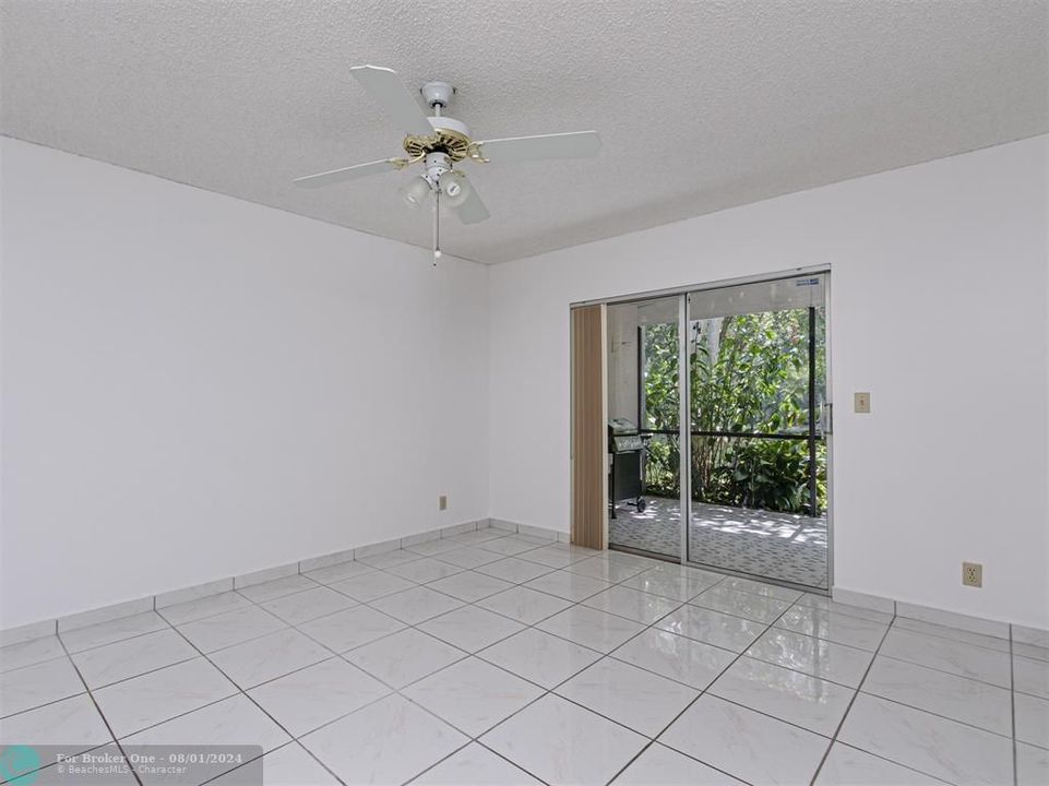 For Rent: $3,500 (3 beds, 2 baths, 1160 Square Feet)