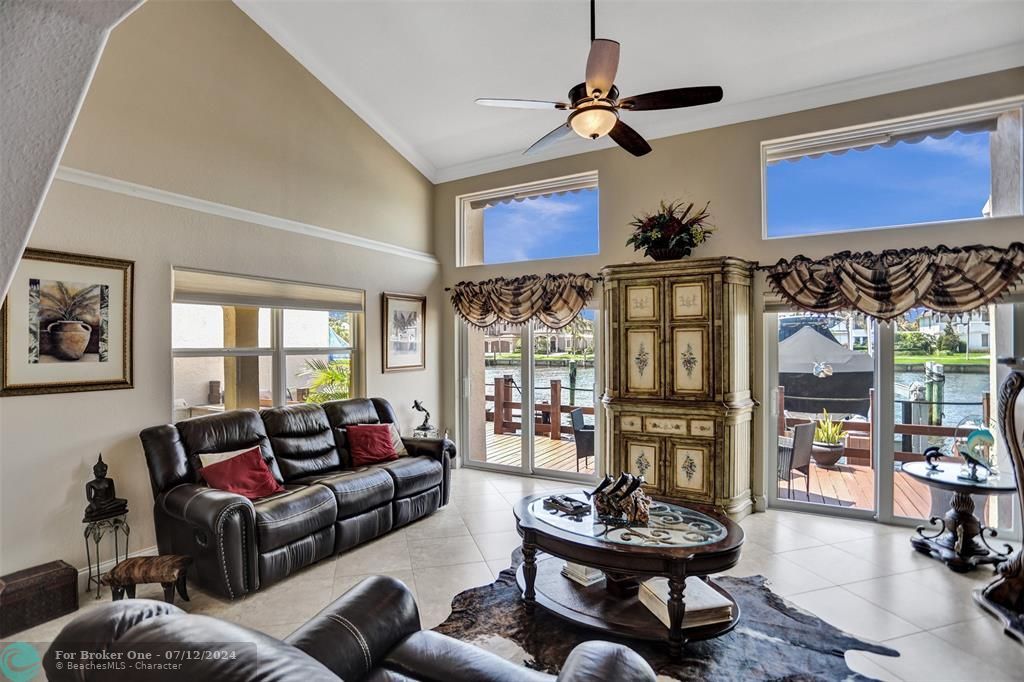 For Sale: $2,395,000 (4 beds, 3 baths, 2590 Square Feet)