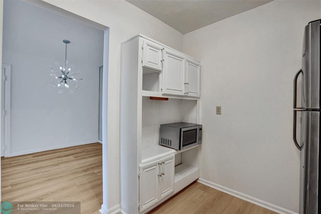 For Sale: $420,000 (2 beds, 2 baths, 1200 Square Feet)