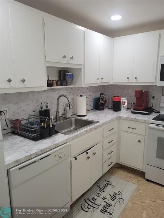 For Rent: $3,500 (1 beds, 1 baths, 870 Square Feet)