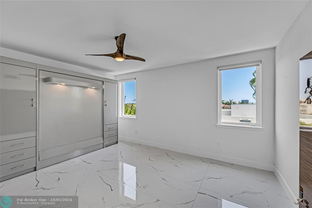 Recently Sold: $1,399,000 (3 beds, 2 baths, 1990 Square Feet)