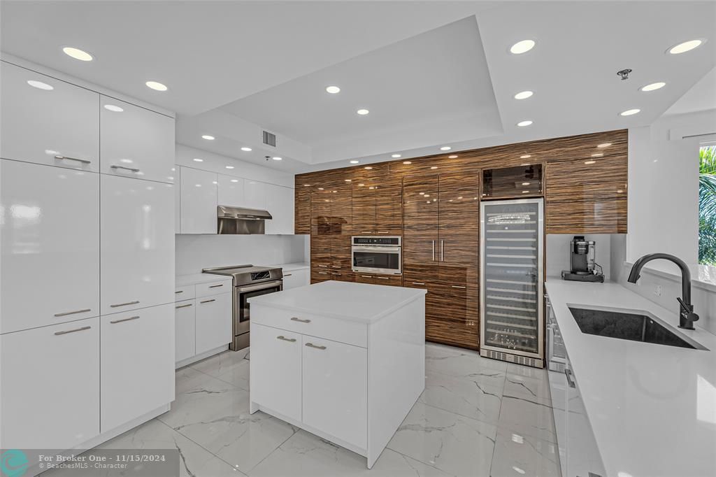 Recently Sold: $1,399,000 (3 beds, 2 baths, 1990 Square Feet)