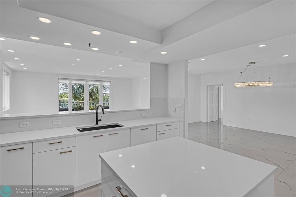 Recently Sold: $1,399,000 (3 beds, 2 baths, 1990 Square Feet)