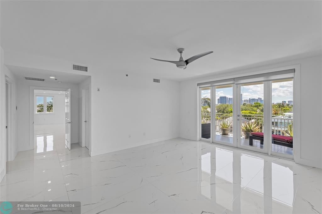 Recently Sold: $1,399,000 (3 beds, 2 baths, 1990 Square Feet)