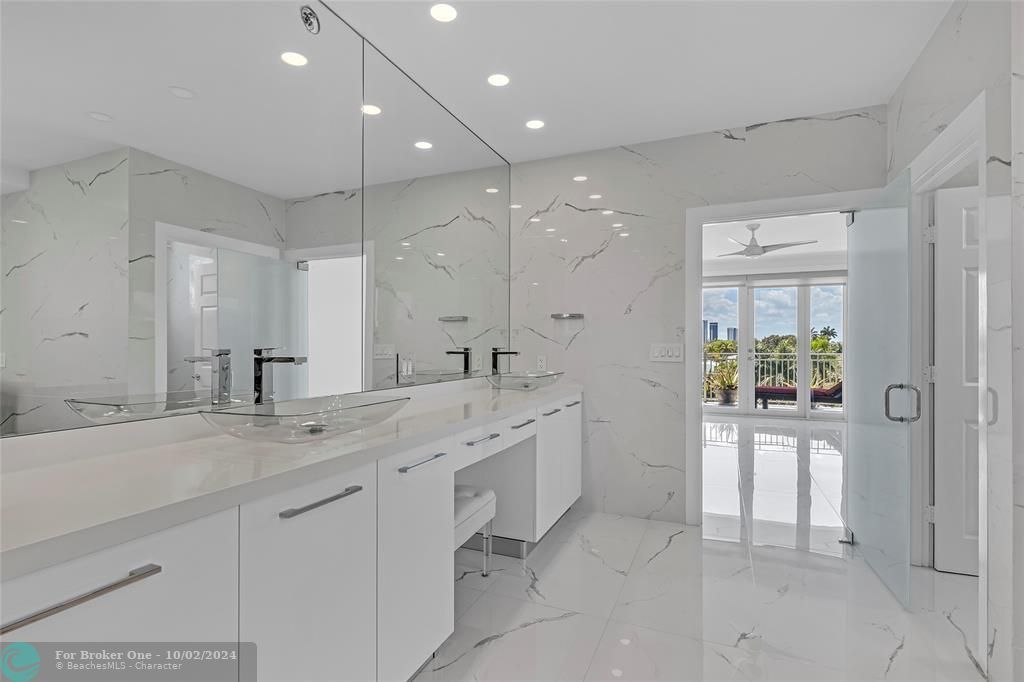 Recently Sold: $1,399,000 (3 beds, 2 baths, 1990 Square Feet)