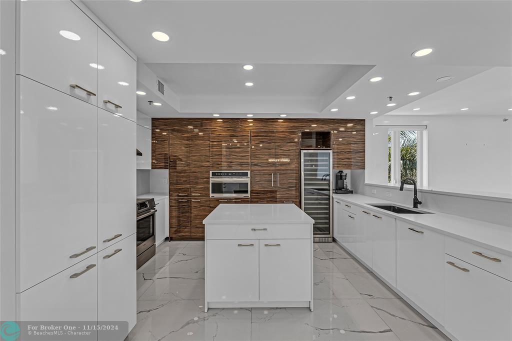 Recently Sold: $1,399,000 (3 beds, 2 baths, 1990 Square Feet)