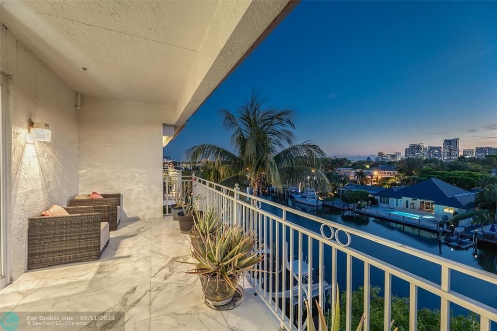 Recently Sold: $1,399,000 (3 beds, 2 baths, 1990 Square Feet)