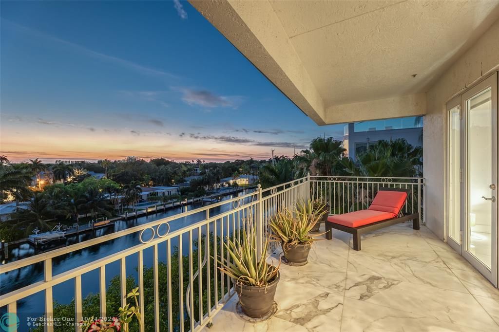 Recently Sold: $1,399,000 (3 beds, 2 baths, 1990 Square Feet)