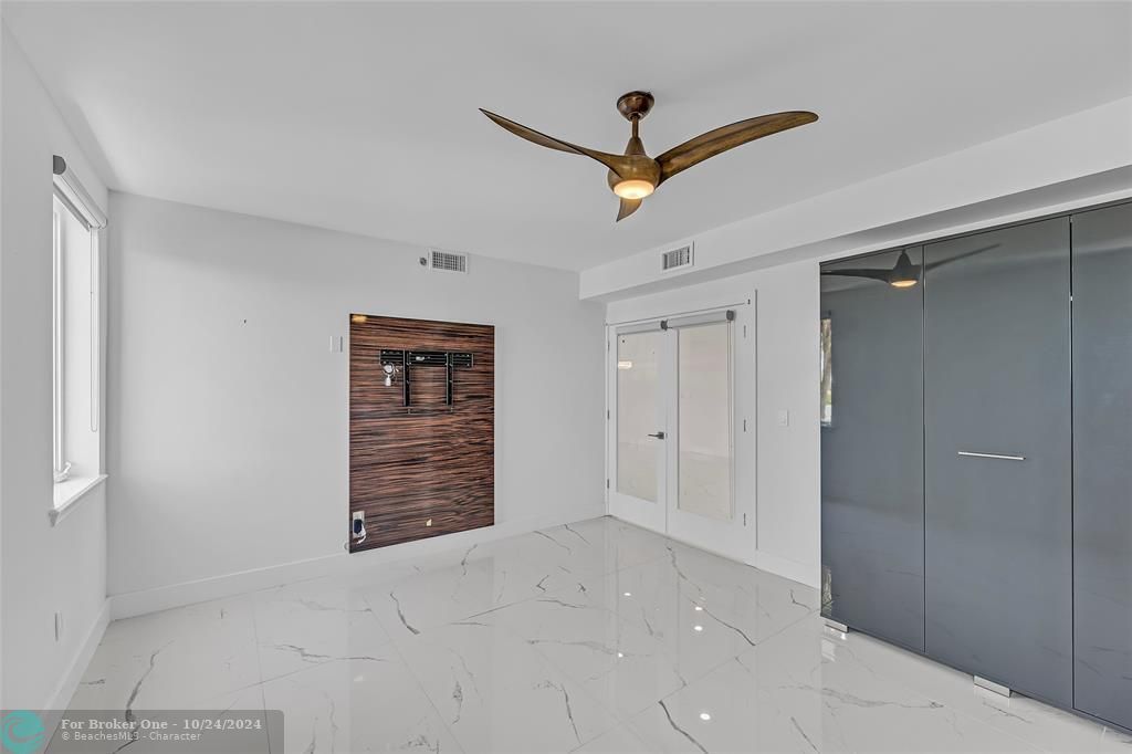 Recently Sold: $1,399,000 (3 beds, 2 baths, 1990 Square Feet)