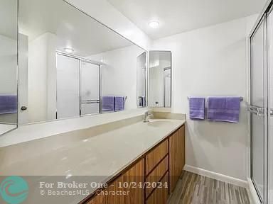 For Sale: $300,000 (2 beds, 2 baths, 1236 Square Feet)